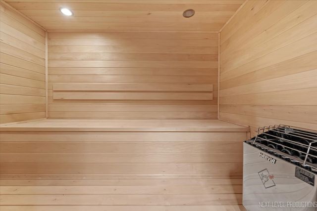 970 Waterside Court, Aurora, IL 60502