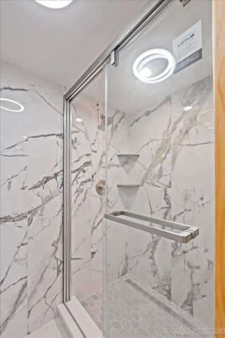 970 Waterside Court, Aurora, IL 60502