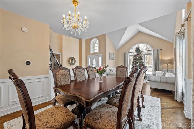 970 Waterside Court, Aurora, IL 60502