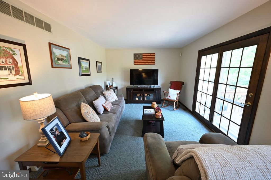 27739 MOUNT PLEASANT RD, COLUMBUS, NJ 08022 — photo 5