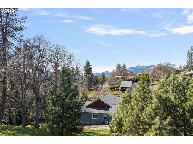 105 ALTA VISTA Rd, White Salmon, WA 98672