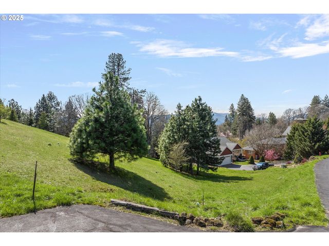 105 ALTA VISTA Rd, White Salmon, WA 98672