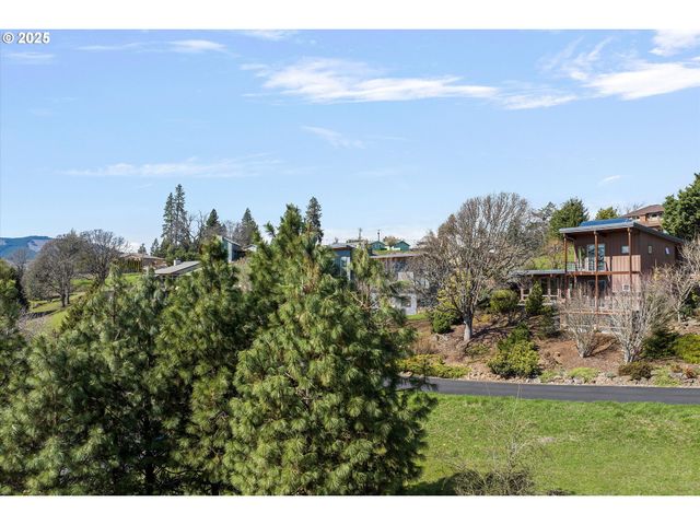 105 ALTA VISTA Rd, White Salmon, WA 98672