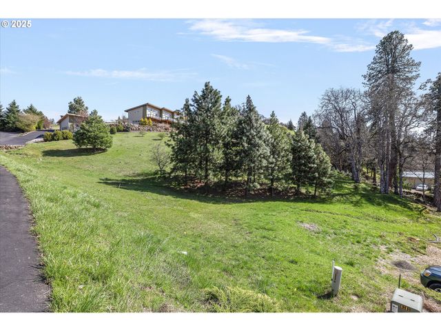 105 ALTA VISTA Rd, White Salmon, WA 98672