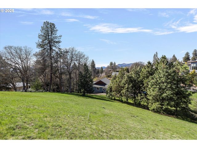 105 ALTA VISTA Rd, White Salmon, WA 98672