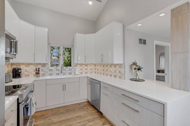 233 W Poplar Avenue, 2, Columbus, OH 43215