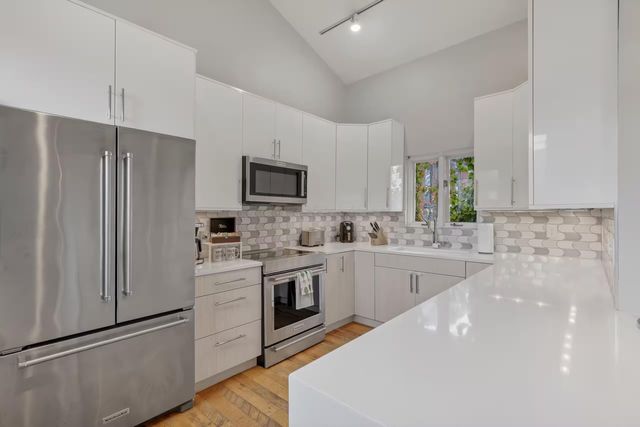 233 W Poplar Avenue, 2, Columbus, OH 43215