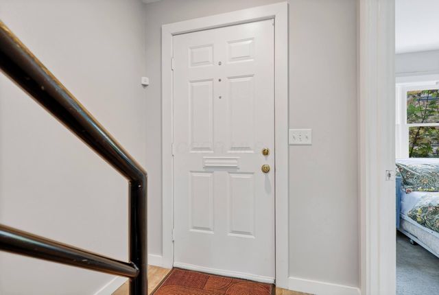 233 W Poplar Avenue, 2, Columbus, OH 43215