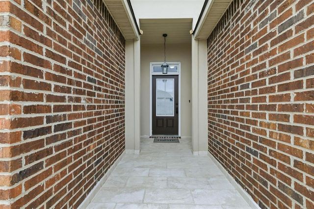 1931 Hebert's Pass, Lake Charles, LA 70607