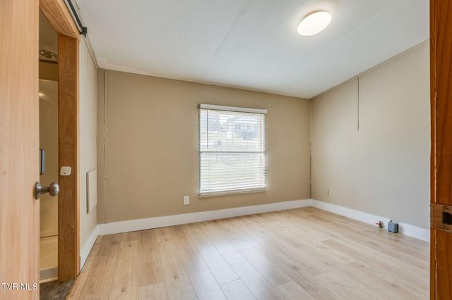 5716 Starlight Road, Kingsport, TN 37660