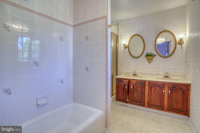 7 WOODS LN, Ocean View, DE 19970