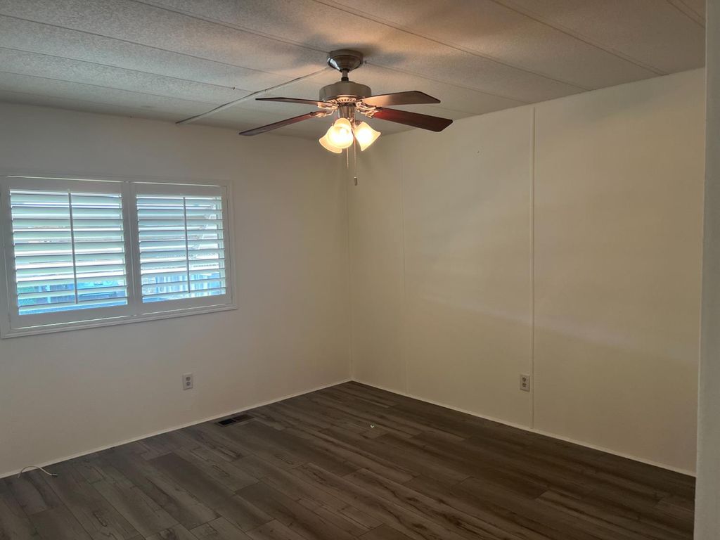 Image 12 of property listing at 371 Bethel Avenue # 102, Sanger, CA 93657