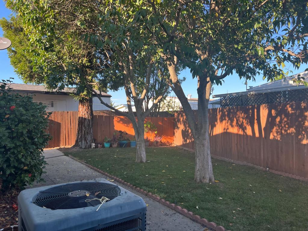 Image 13 of property listing at 371 Bethel Avenue # 102, Sanger, CA 93657