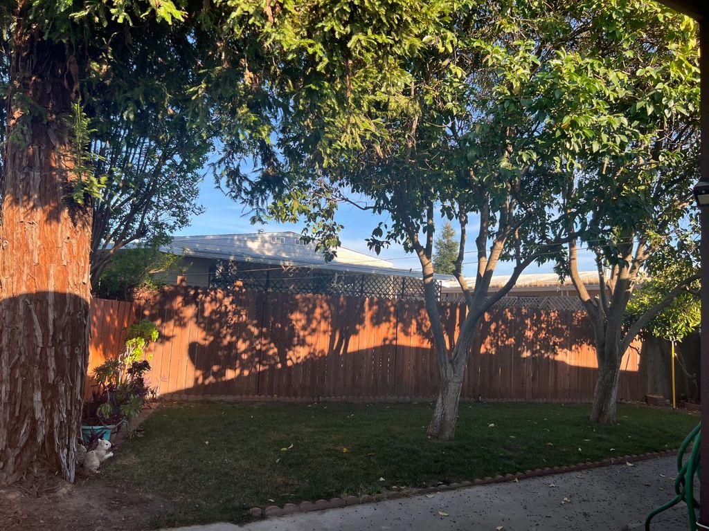 Image 15 of property listing at 371 Bethel Avenue # 102, Sanger, CA 93657