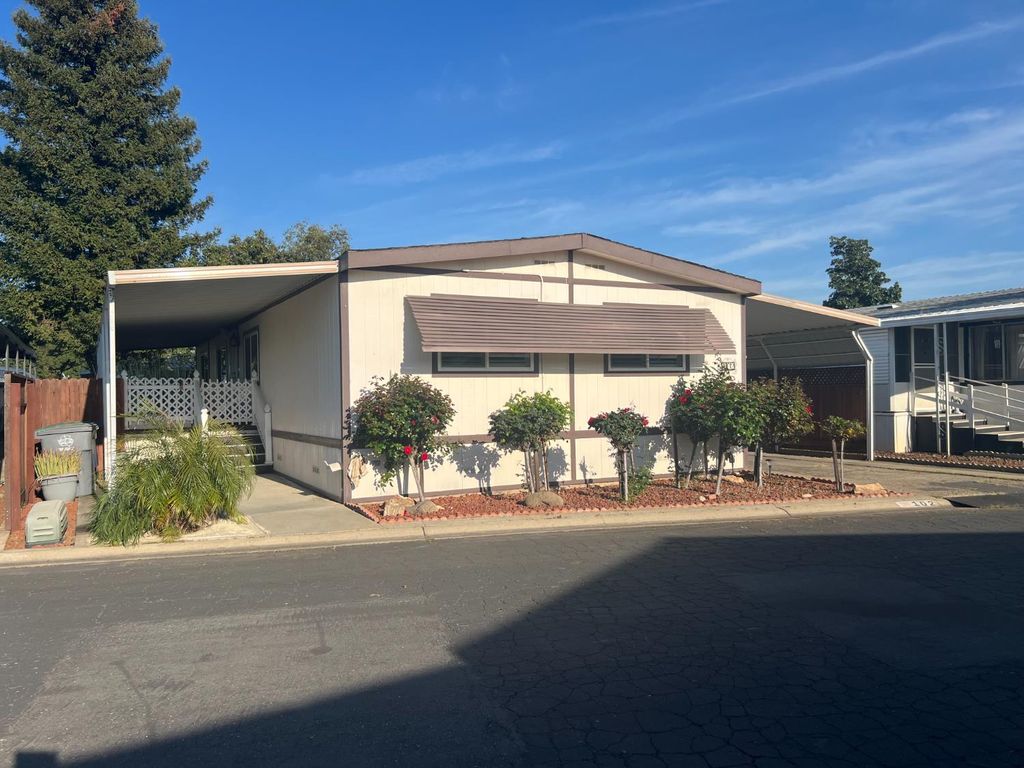 Image 20 of property listing at 371 Bethel Avenue # 102, Sanger, CA 93657