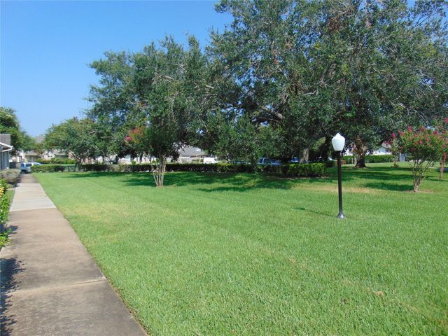 30 Barcelona Court, Missouri City, TX 77459