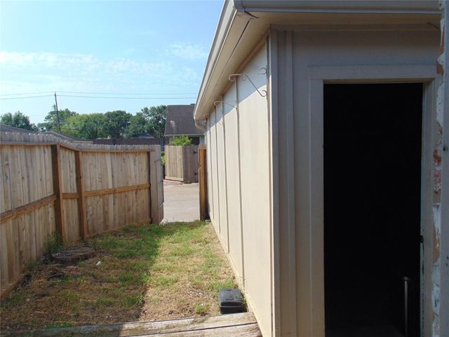 30 Barcelona Court, Missouri City, TX 77459