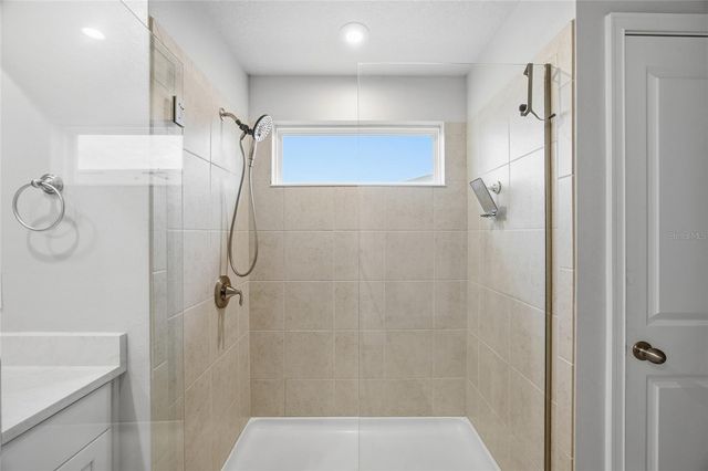 6041 GRAND SONATA AVENUE, Lutz, FL 33558