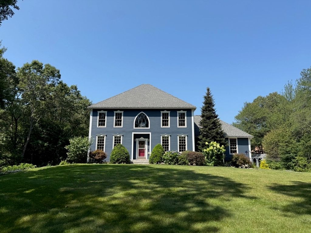 165 Blackstone St, Mendon, MA 01756