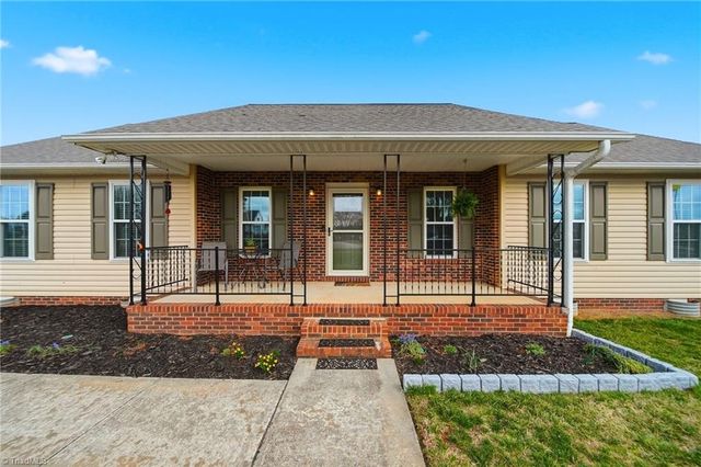 209 Charleston Ridge Drive, Mocksville, NC 27028