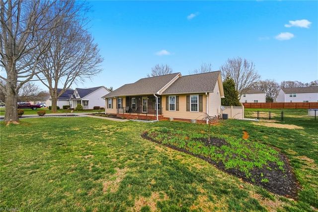 209 Charleston Ridge Drive, Mocksville, NC 27028