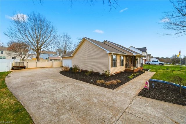 209 Charleston Ridge Drive, Mocksville, NC 27028