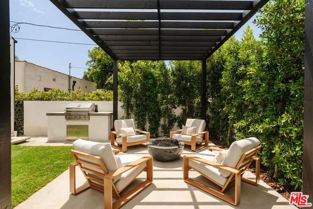 1605 S Point View Street, Los Angeles, CA 90035