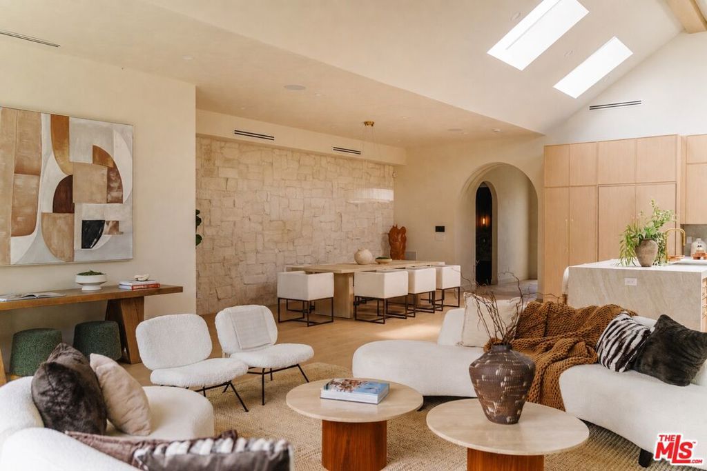 Image 13 of property listing at 1605 S Point View Street, Los Angeles, CA 90035