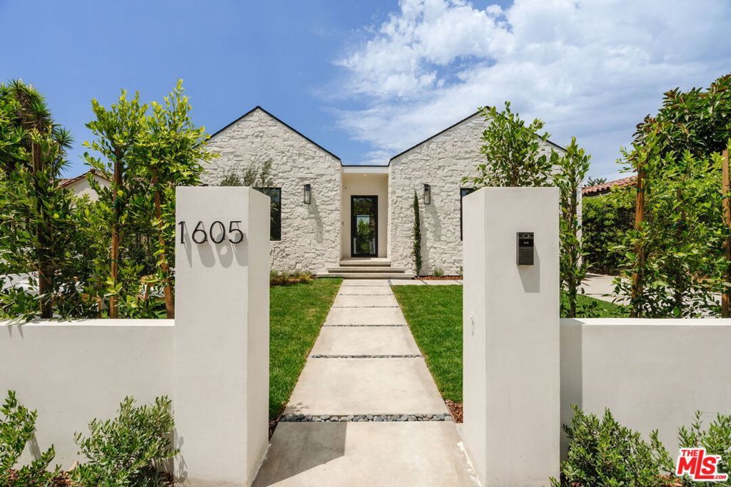 1605 S Point View Street, Los Angeles, CA 90035