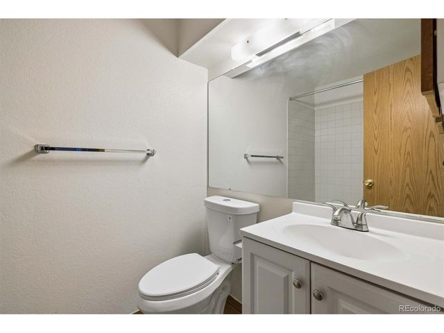 1311 S Cathay Ct 204, Aurora, CO 80017