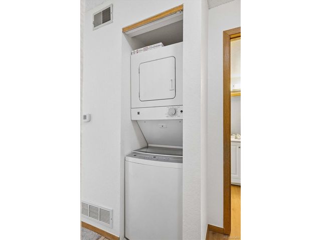 1311 S Cathay Ct 204, Aurora, CO 80017