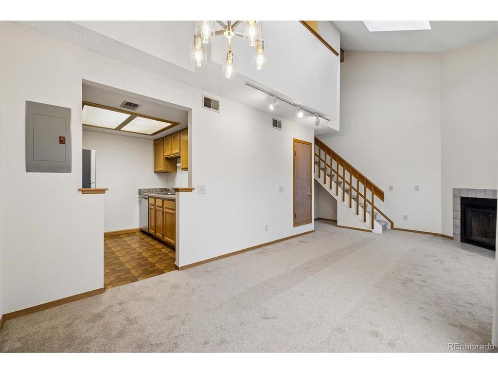 1311 S Cathay Ct 204, Aurora, CO 80017