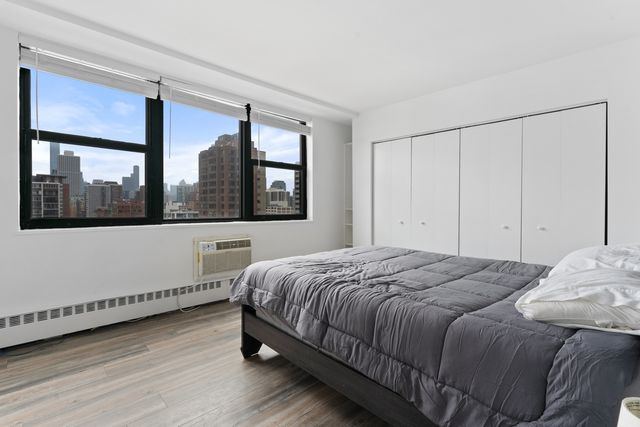 1445 N State Parkway 1904, Chicago, IL 60610