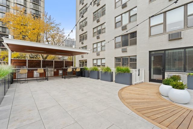 1445 N State Parkway 1904, Chicago, IL 60610