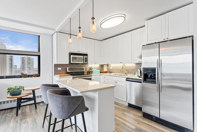 1445 N State Parkway 1904, Chicago, IL 60610