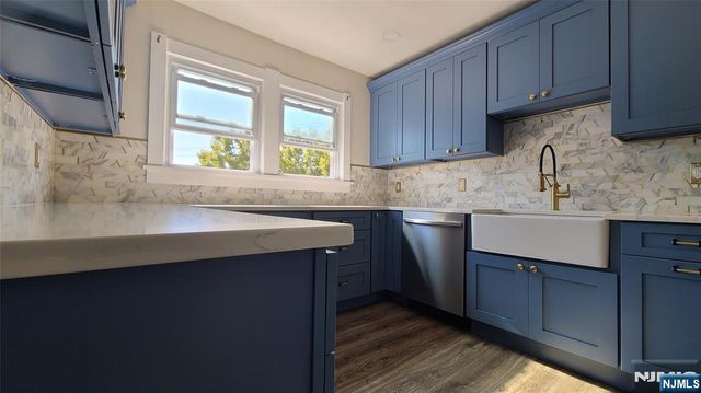 169 Grand Avenue 2nd Fl, Leonia, NJ 07605