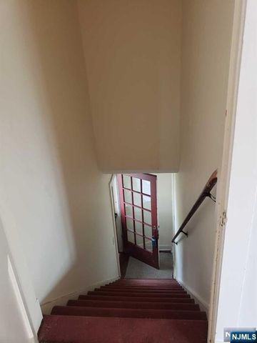 169 Grand Avenue 2nd Fl, Leonia, NJ 07605