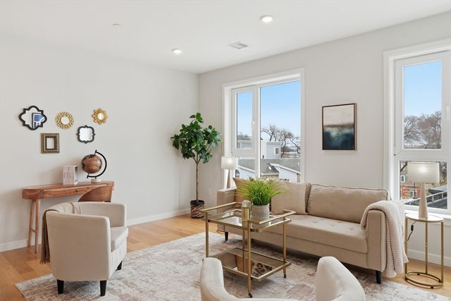 267 Old Colony 308, Boston, MA 02127