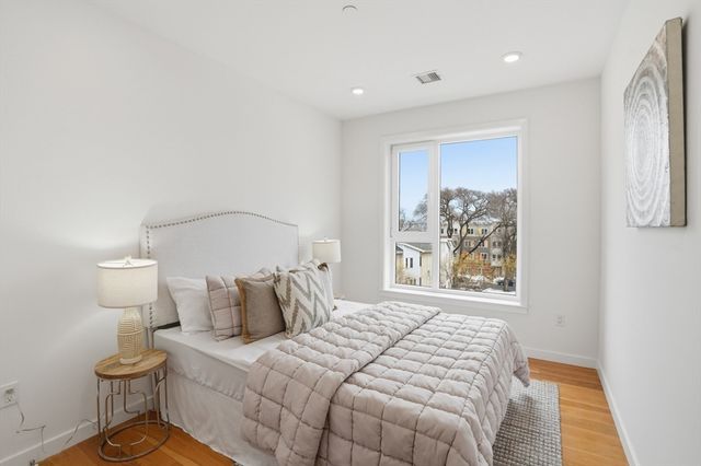 267 Old Colony 308, Boston, MA 02127