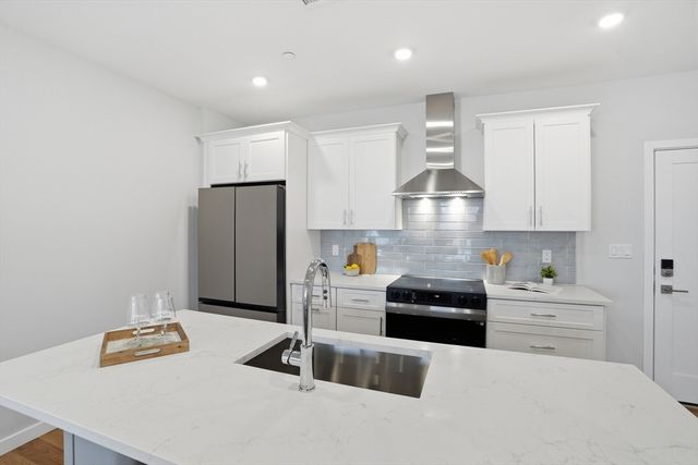 267 Old Colony 308, Boston, MA 02127
