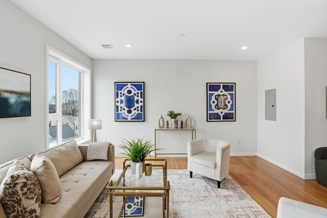 267 Old Colony 308, Boston, MA 02127