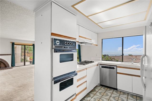 3825 Skycrest, Pasadena, CA 91107
