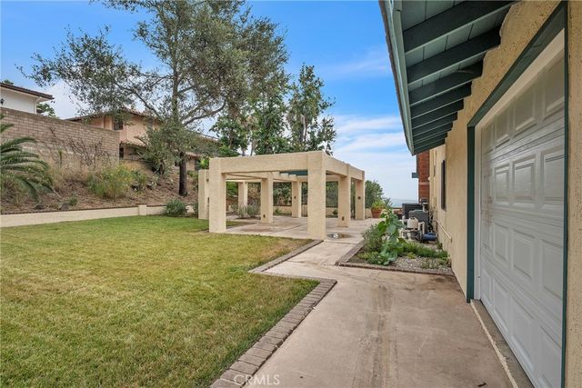 3825 Skycrest, Pasadena, CA 91107