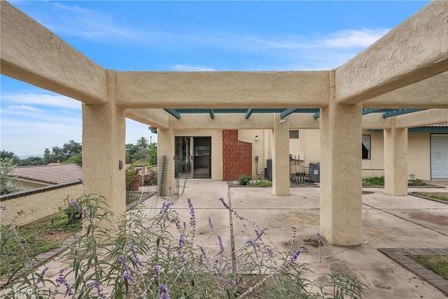 3825 Skycrest, Pasadena, CA 91107