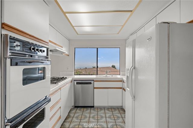 3825 Skycrest, Pasadena, CA 91107