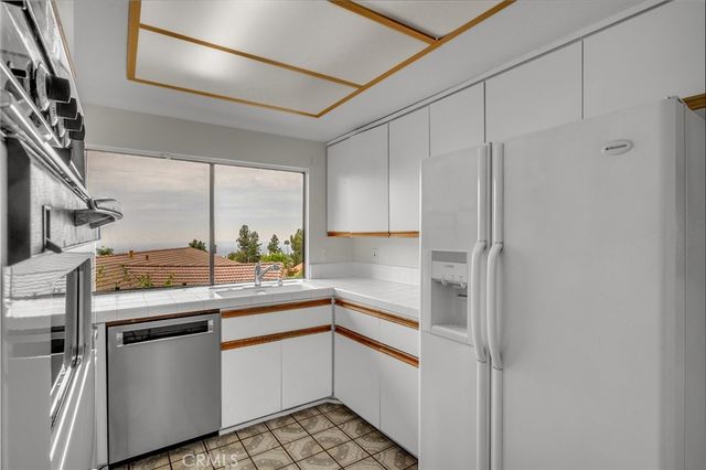 3825 Skycrest, Pasadena, CA 91107