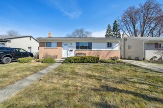 22947 Socia Street, Saint Clair Shores, MI 48082