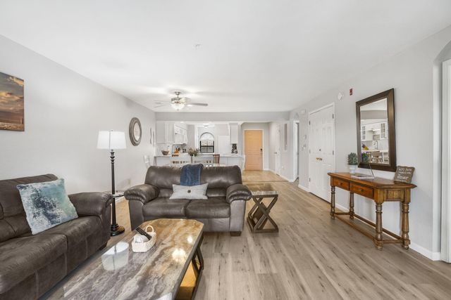 350 S Wildwood Drive S E6, Branson, MO 65616