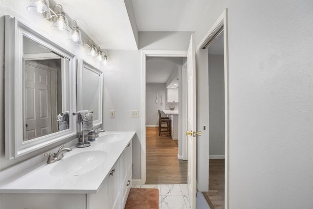 350 S Wildwood Drive S E6, Branson, MO 65616