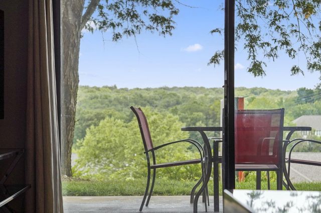 350 S Wildwood Drive S E6, Branson, MO 65616